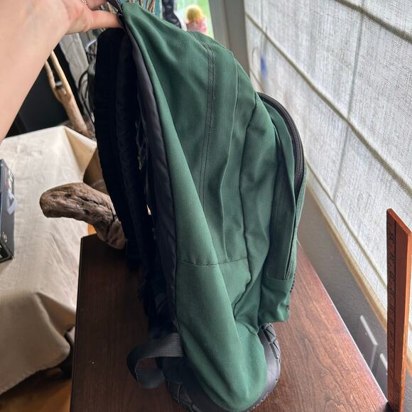 Jansport backpack with a rubber base in green color school hiking - Picture 2 of 9